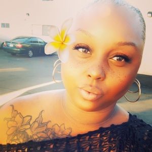 Meet your Posher, Ronette